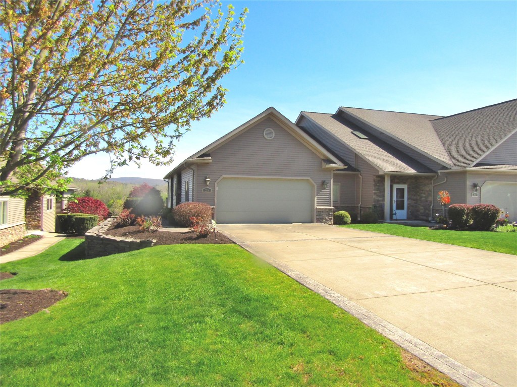 25 Eagle Drive Endicott, NY 13760 - Photo 1 of 39