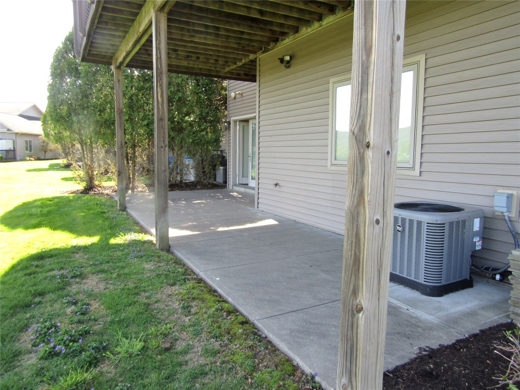 25 Eagle Drive Endicott, NY 13760 - Photo 32 of 39