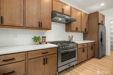 $1,199,800 | 10675 Southeast 170th Place, Renton, WA 98055