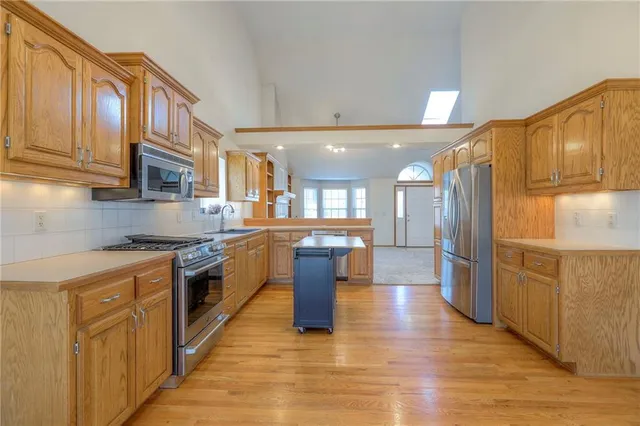 $425,000 | 3413 South Arrowhead Court, Independence, MO 64057