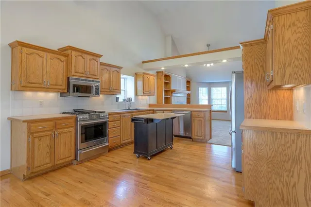 $425,000 | 3413 South Arrowhead Court, Independence, MO 64057