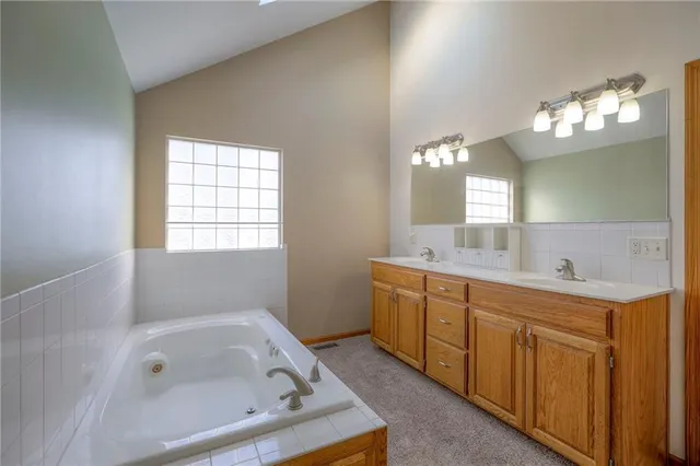 $425,000 | 3413 South Arrowhead Court, Independence, MO 64057