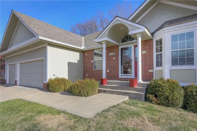 $425,000 | 3413 South Arrowhead Court, Independence, MO 64057