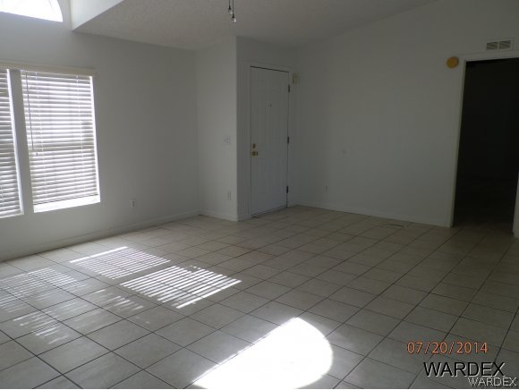 4261 Rafe Avenue Fort Mohave, AZ 86426 - Photo 16 of 26 Living room
