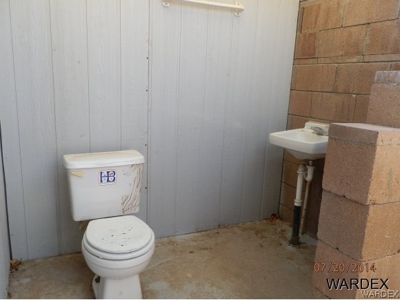 4261 Rafe Avenue Fort Mohave, AZ 86426 - Photo 23 of 26 Pool bathroom