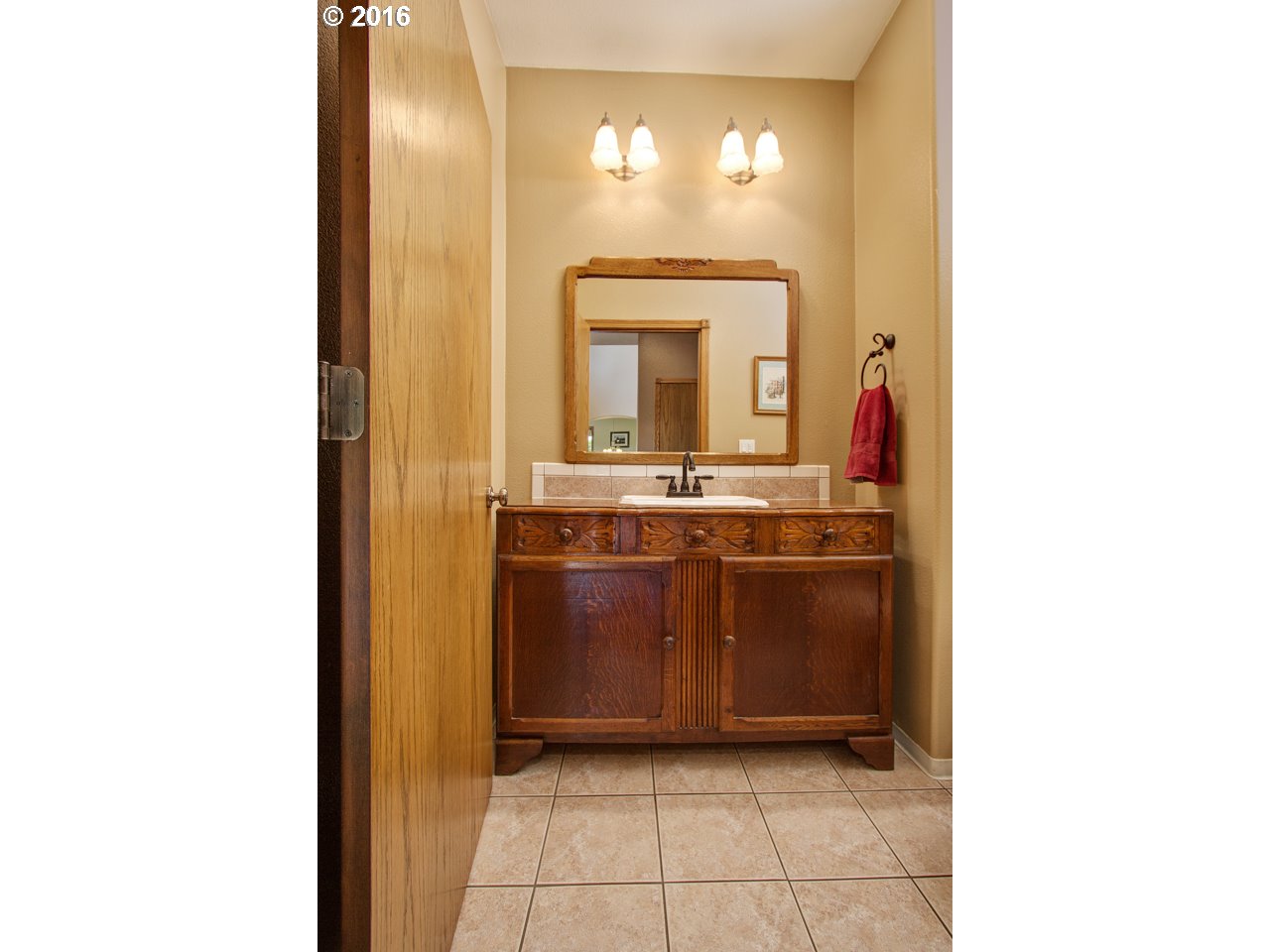 2686 Southeast Territorial Road Canby, OR 97013 - Photo 15 of 32 a bathroom with a sink and a mirror