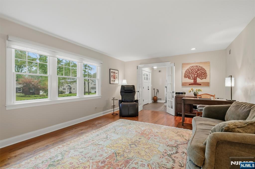 580 Ridge Road River Vale, NJ 07675 - Photo 4 of 46 Gallery Image 4