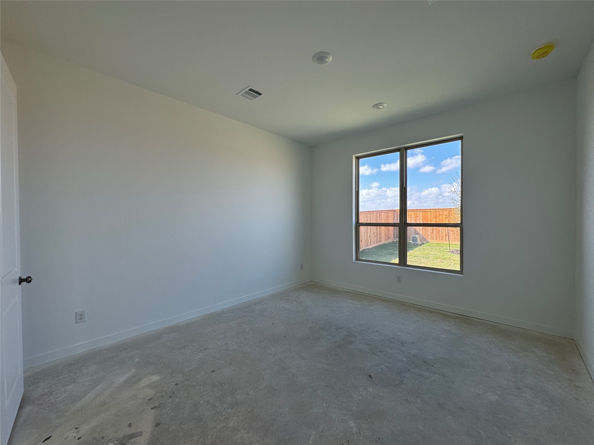 4326 Eagle Pass Drive Rosharon, TX 77583 - Photo 6 of 9 an empty room with a window