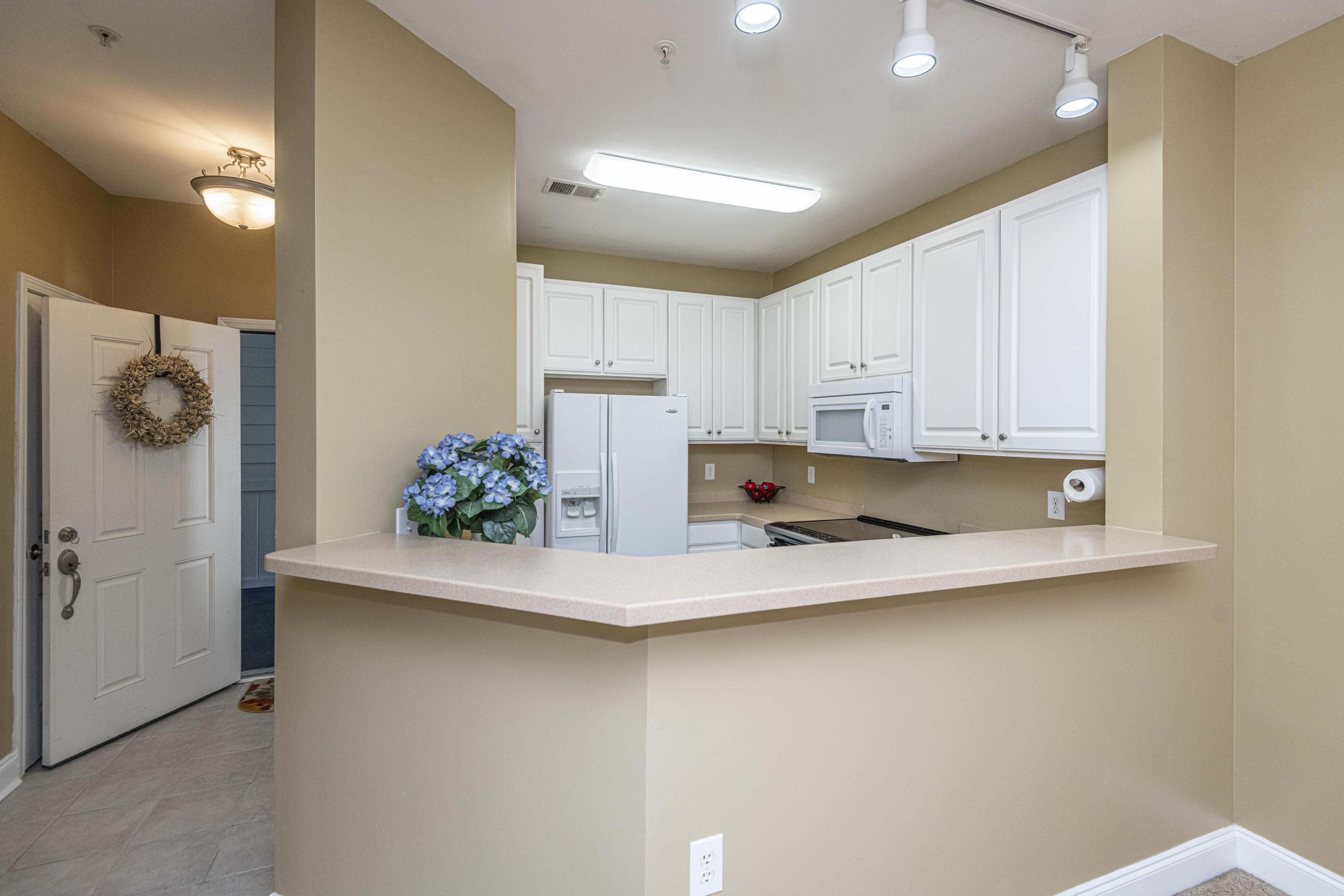 1802 Basildon Road Mount Pleasant, SC 29466 - Photo 2 of 44 Kitchen primary better