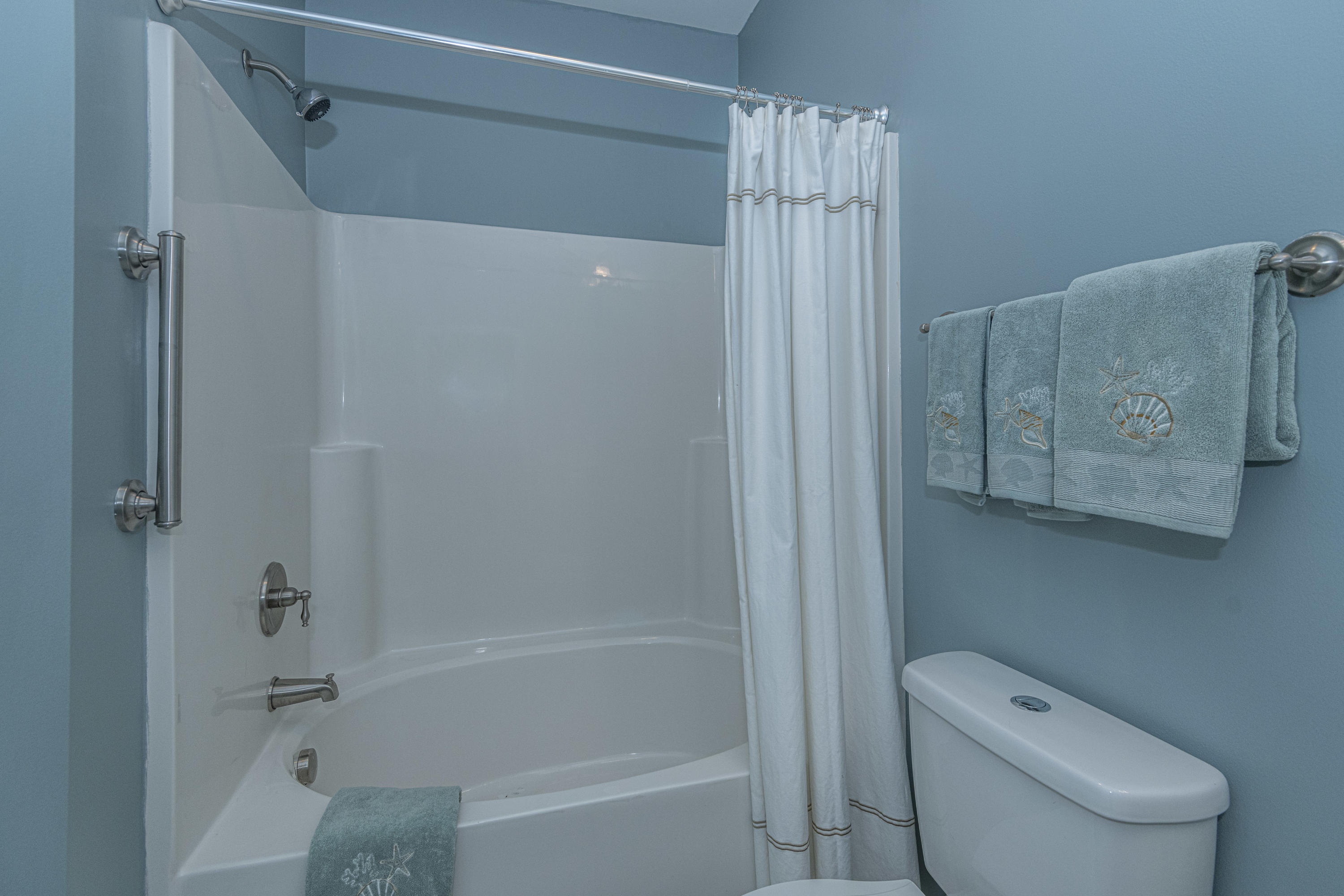 1802 Basildon Road Mount Pleasant, SC 29466 - Photo 13 of 44 Garden tub