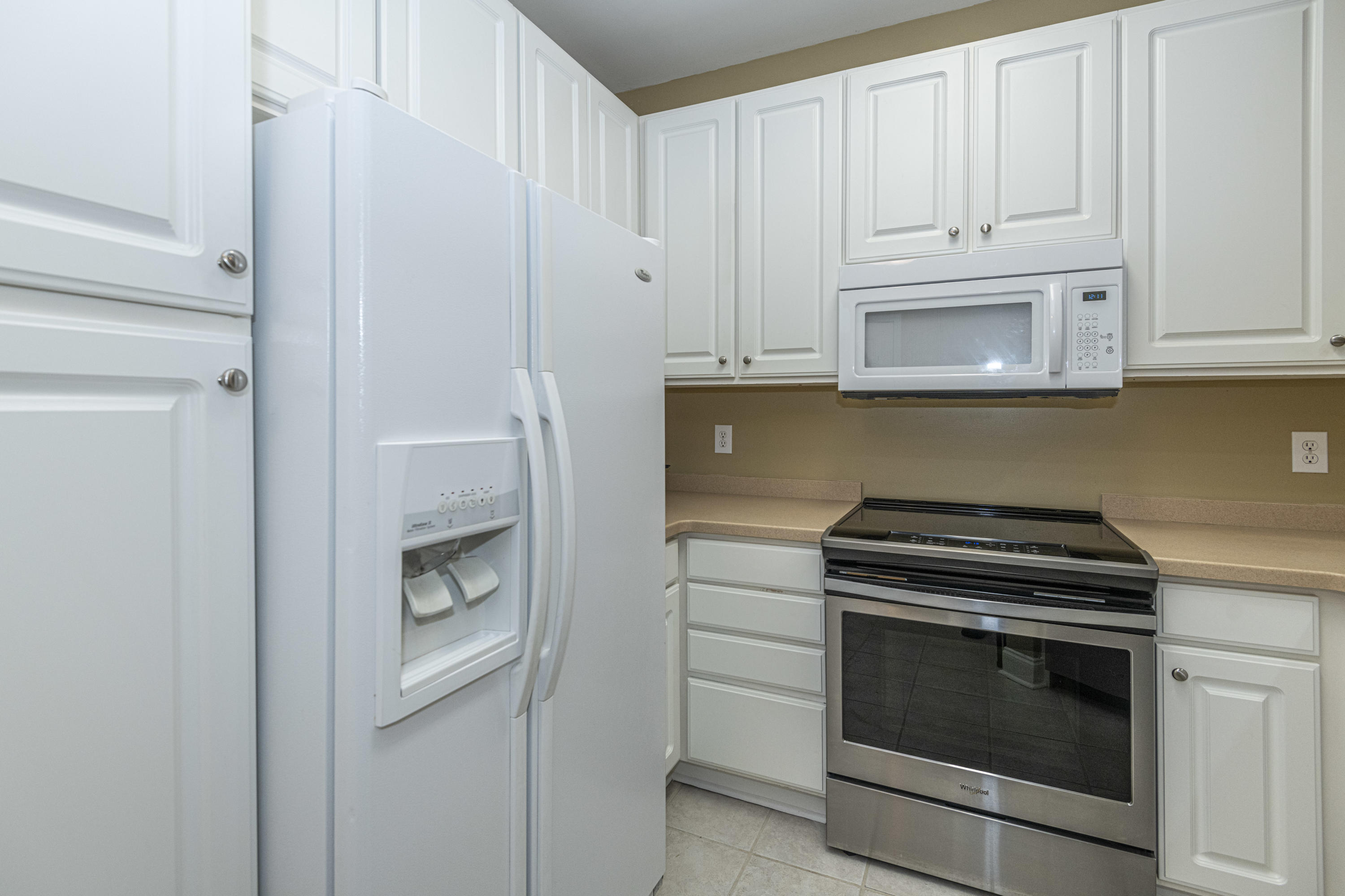 1802 Basildon Road Mount Pleasant, SC 29466 - Photo 4 of 44 Kitchen frig