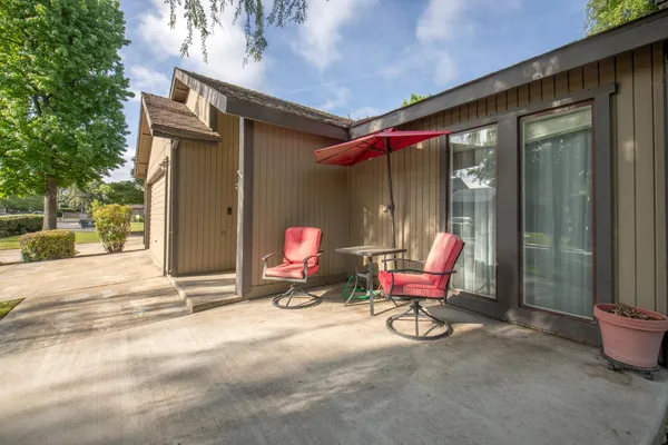 $290,000 | 2554 East Tulare Avenue, Visalia, CA 93292
