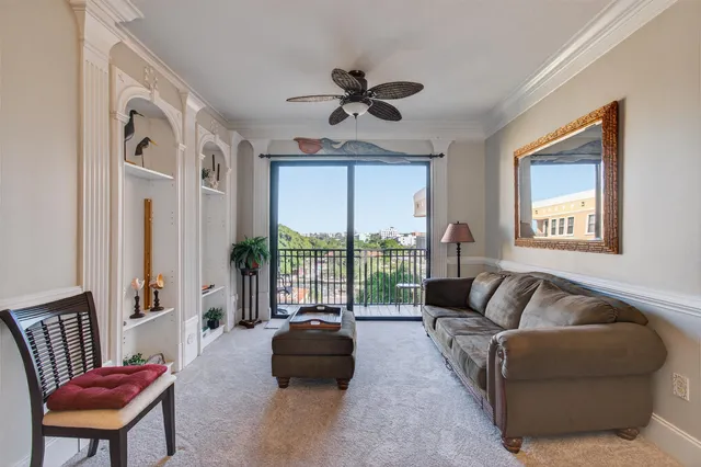 $450,000 | 511 Lucerne Avenue, Unit 612, Lake Worth Beach, FL 33460