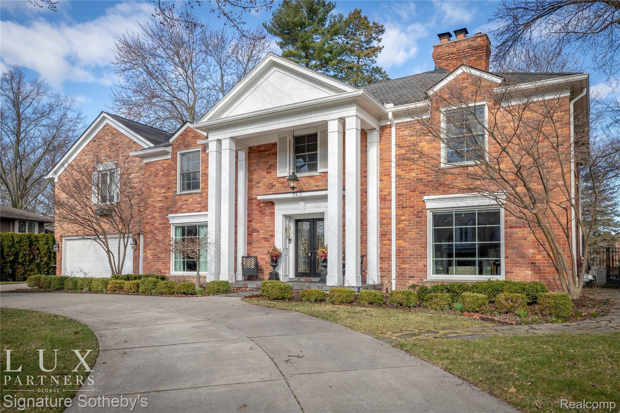 563 Shelden Road Grosse Pointe, MI 48236 - Photo 1 of 25 1 (1 of 26).jpg