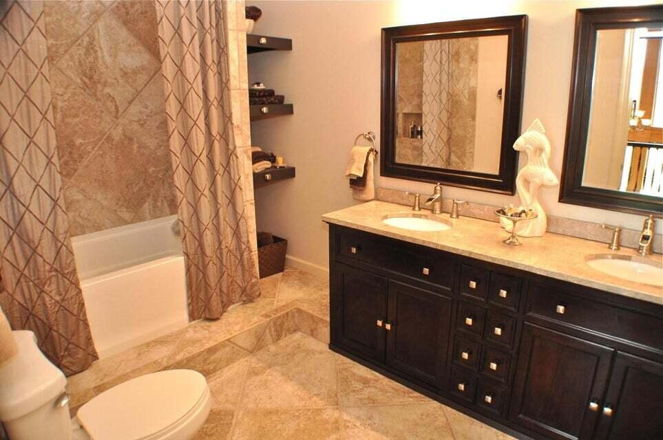 658 Hardbarger Road Buchanan, VA 24066 - Photo 45 of 75 Hall bath