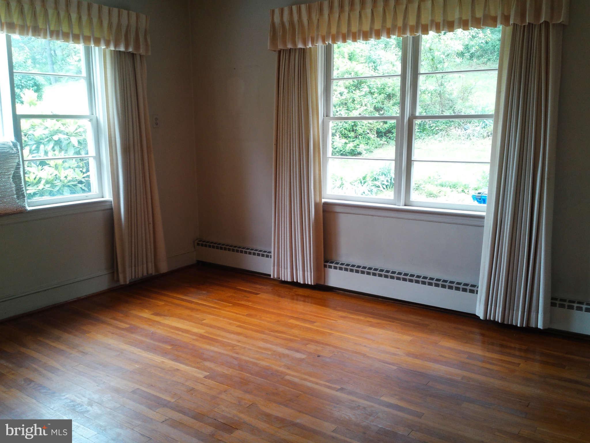 9217 Baltimore Road Frederick, MD 21704 - Photo 13 of 26 1st floor den or office