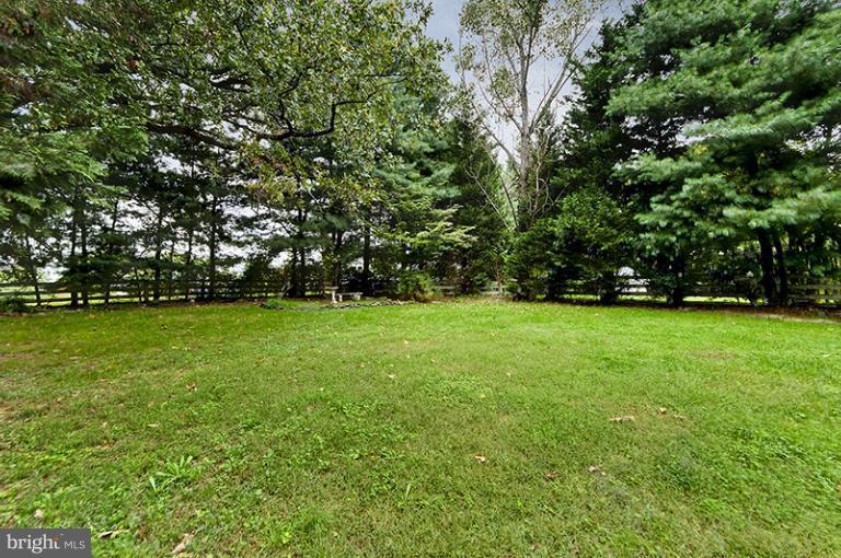 11051 Bishopsgate Court Reston, VA 20194 - Photo 2 of 22 Landscape