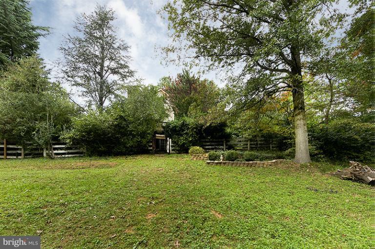 11051 Bishopsgate Court Reston, VA 20194 - Photo 12 of 22 Exterior (Rear)