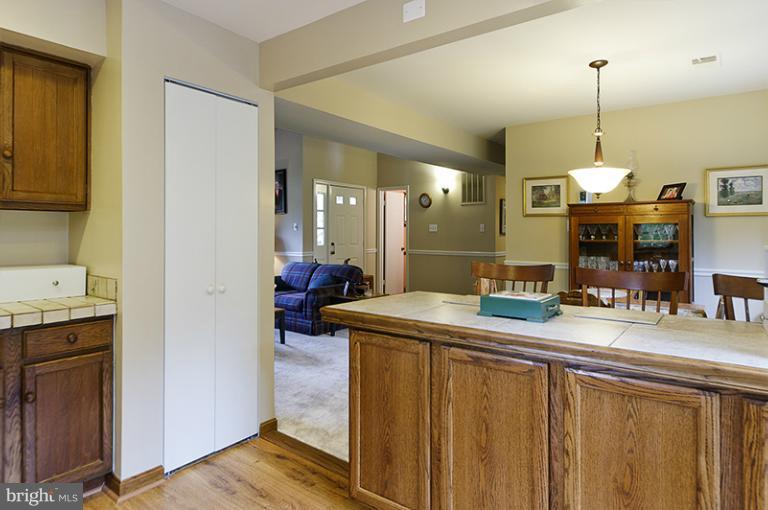 11051 Bishopsgate Court Reston, VA 20194 - Photo 14 of 22 Kitchen