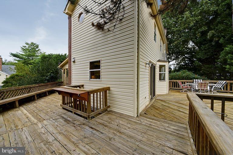 11051 Bishopsgate Court Reston, VA 20194 - Photo 6 of 22 Exterior (Rear)