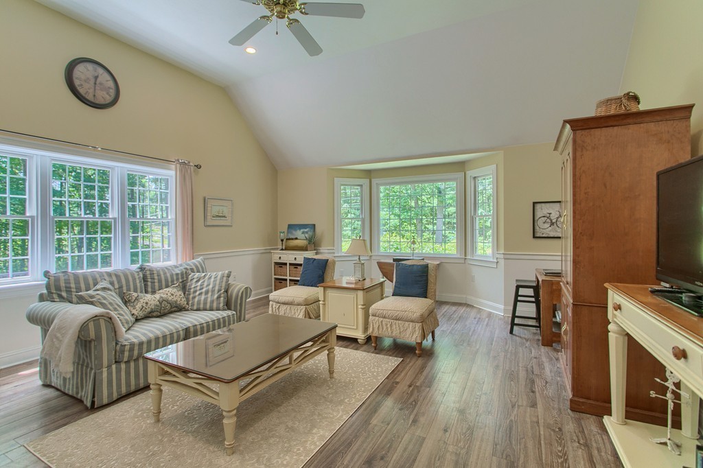 78 Frye Road Bolton, MA 01740 - Photo 4 of 30 Gallery Image 4
