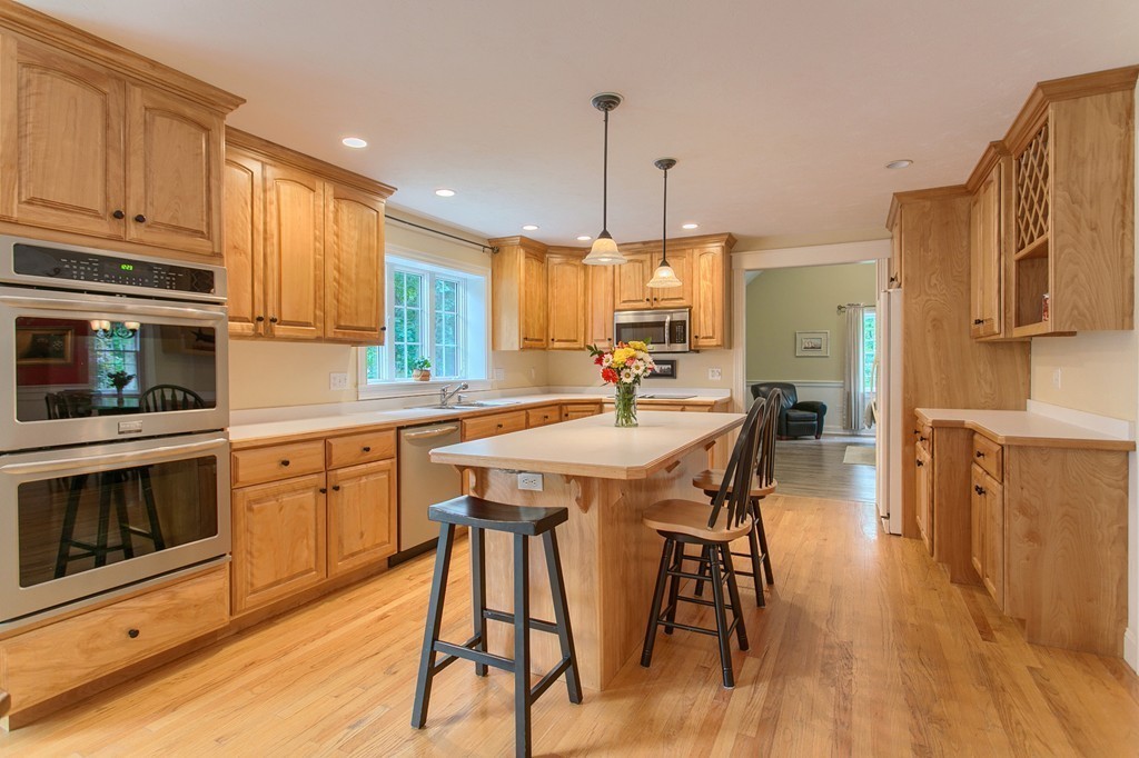 78 Frye Road Bolton, MA 01740 - Photo 7 of 30 Gallery Image 7