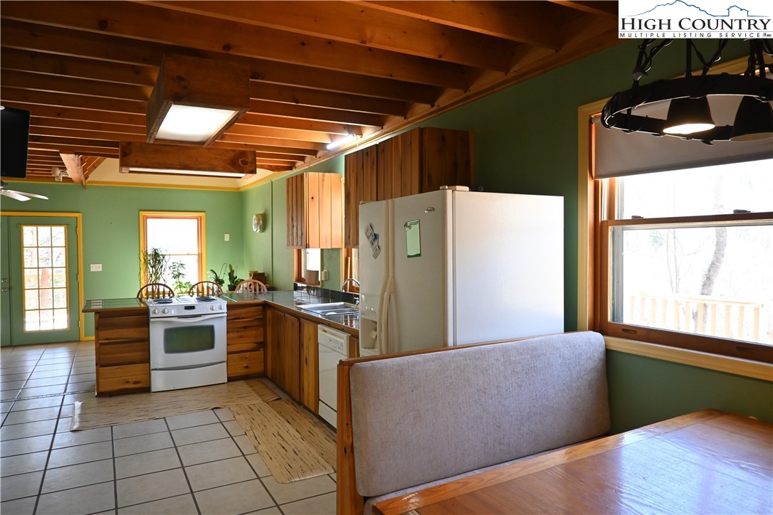 2701 3 Top Road Creston, NC 28615 - Photo 16 of 27 Gallery Image 16