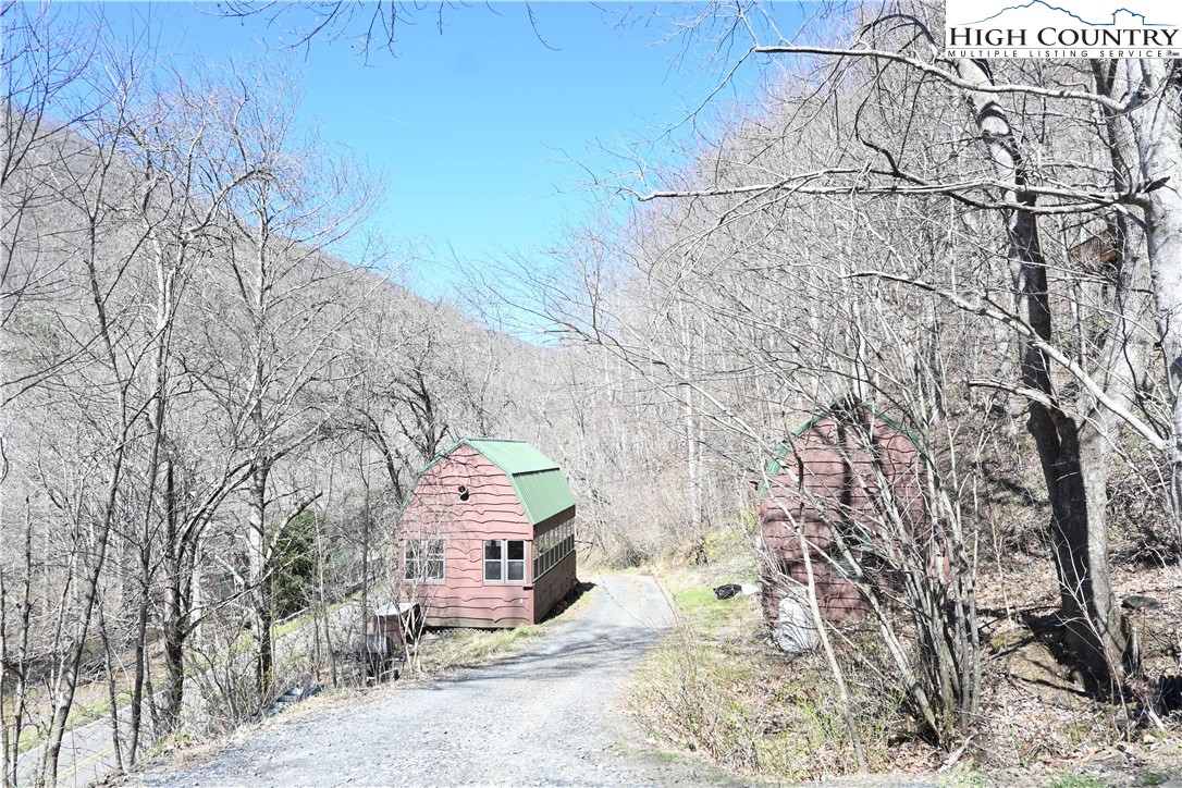 2701 3 Top Road Creston, NC 28615 - Photo 6 of 27 Gallery Image 6