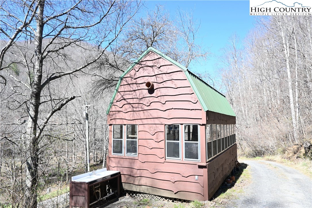 2701 3 Top Road Creston, NC 28615 - Photo 7 of 27 Gallery Image 7