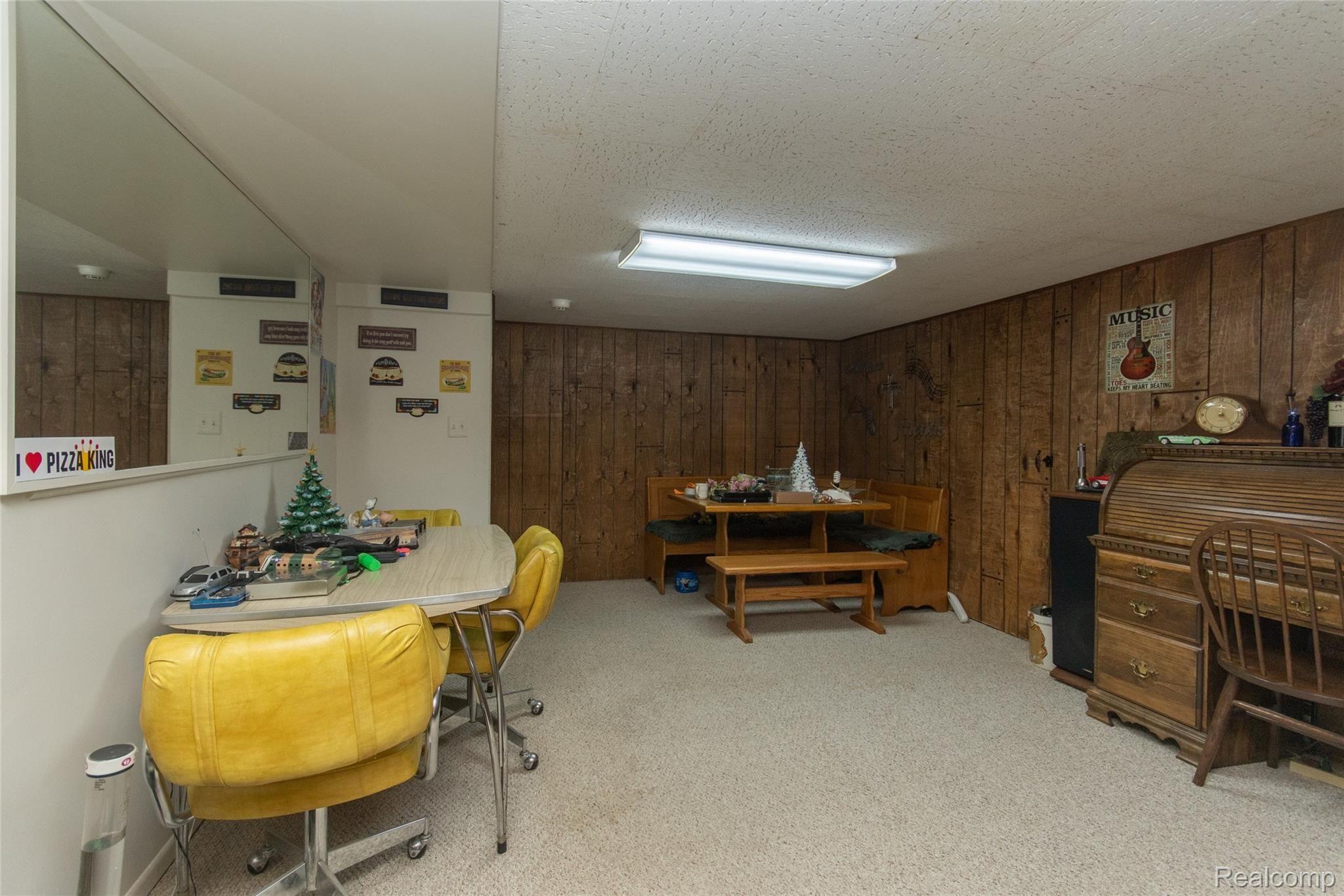 814 Wilwood Road Rochester, MI 48309 - Photo 34 of 57 Entertainment area
