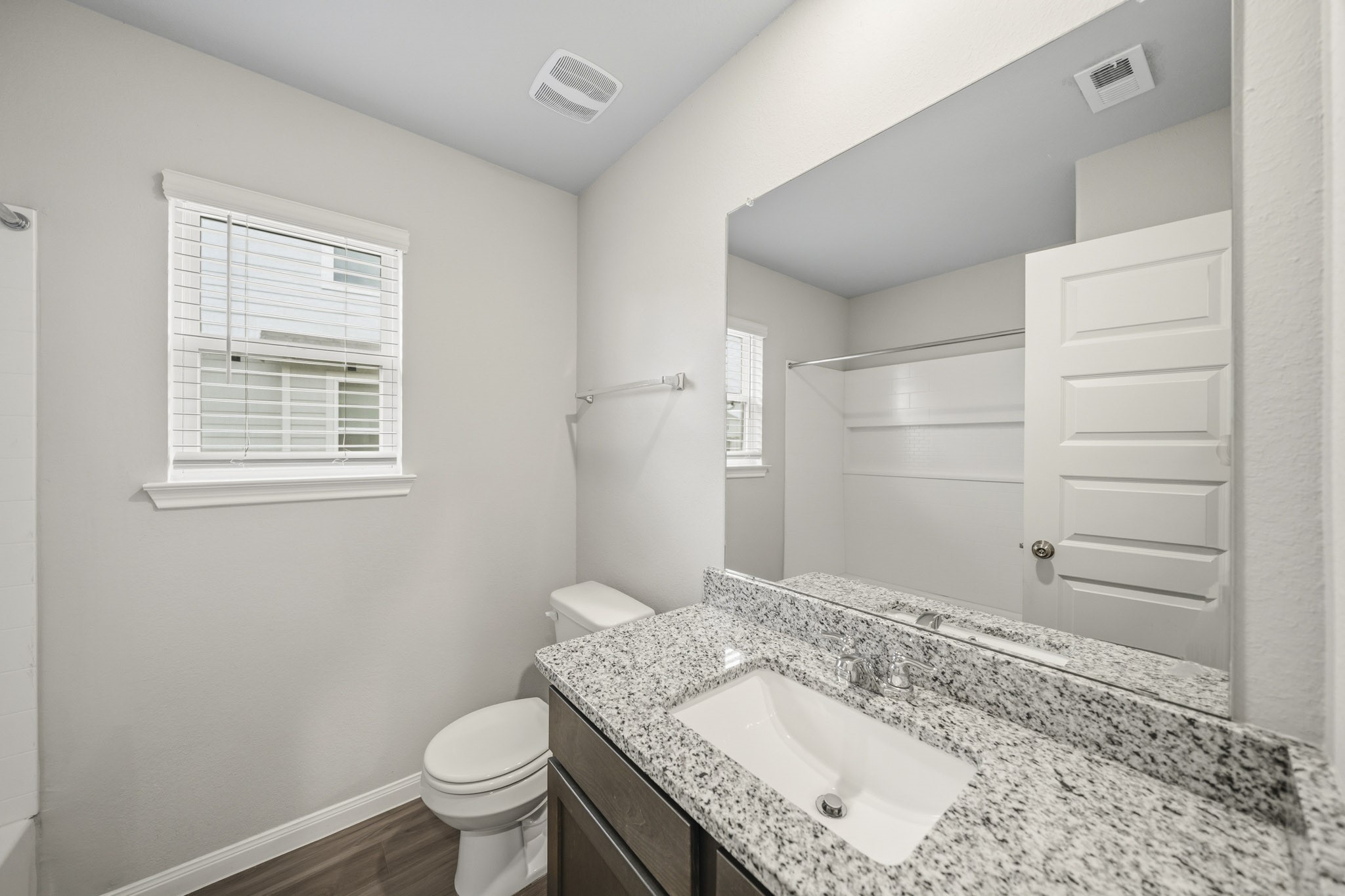 5327 Briana Dee Drive Rosharon, TX 77583 - Photo 5 of 14 Shared bathroom