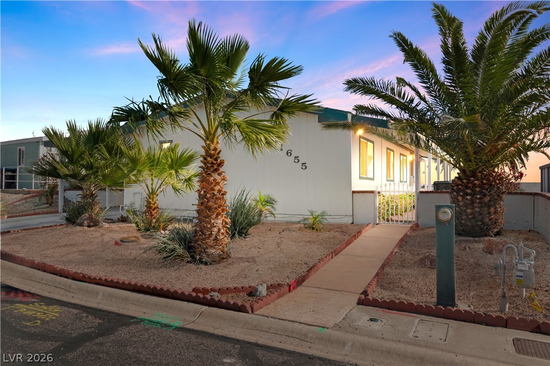 1655 Granada Street Laughlin, NV 89029 - Photo 2 of 76 View of front facade featuring a gate