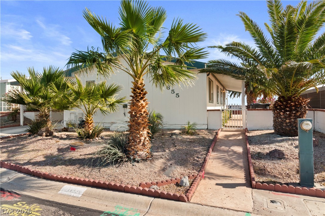 1655 Granada Street Laughlin, NV 89029 - Photo 43 of 76 View of front facade featuring a gate