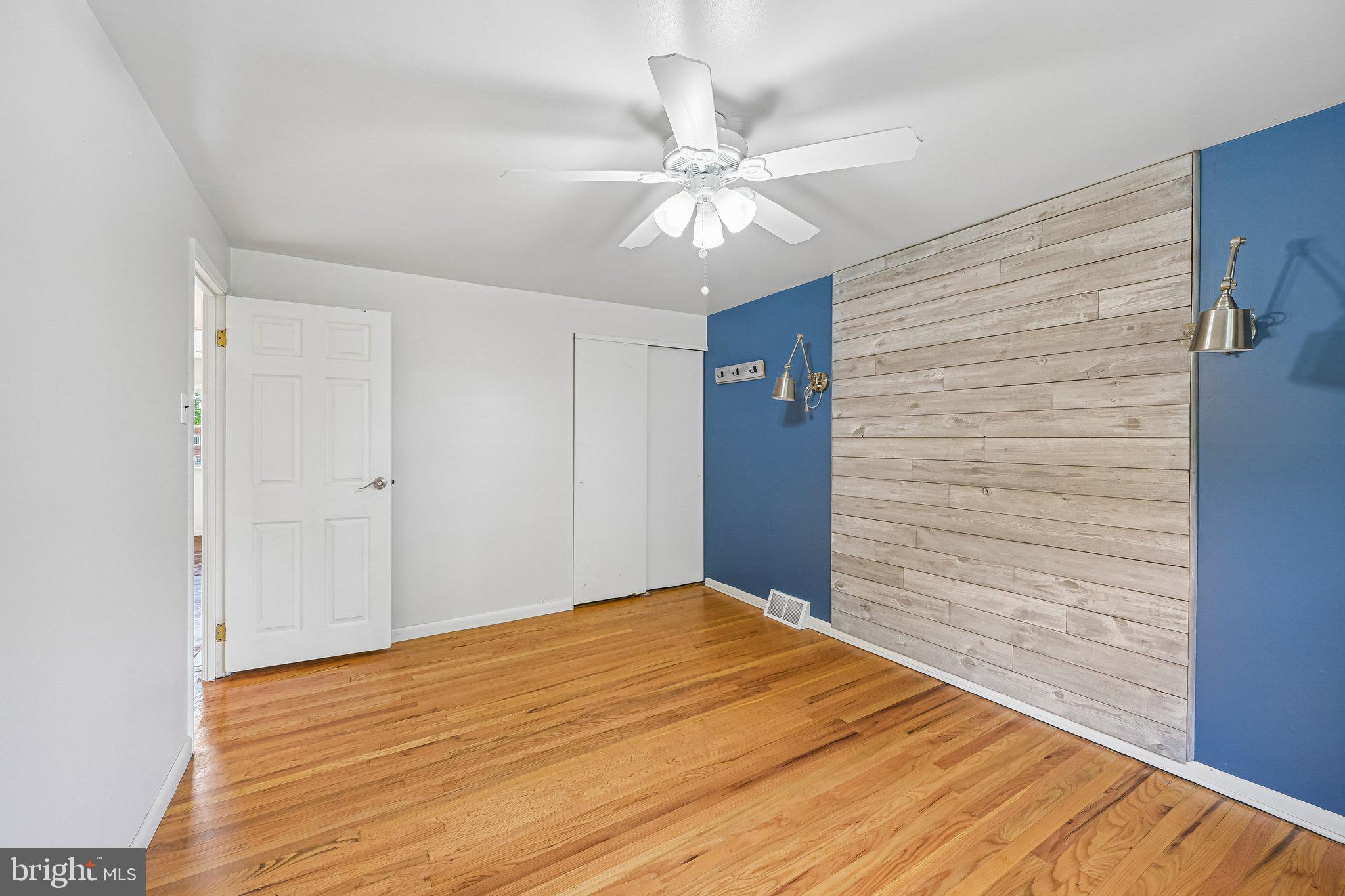 12534 Fedor Road Philadelphia, PA 19154 - Photo 35 of 66 Bright, airy space with wood accents.
