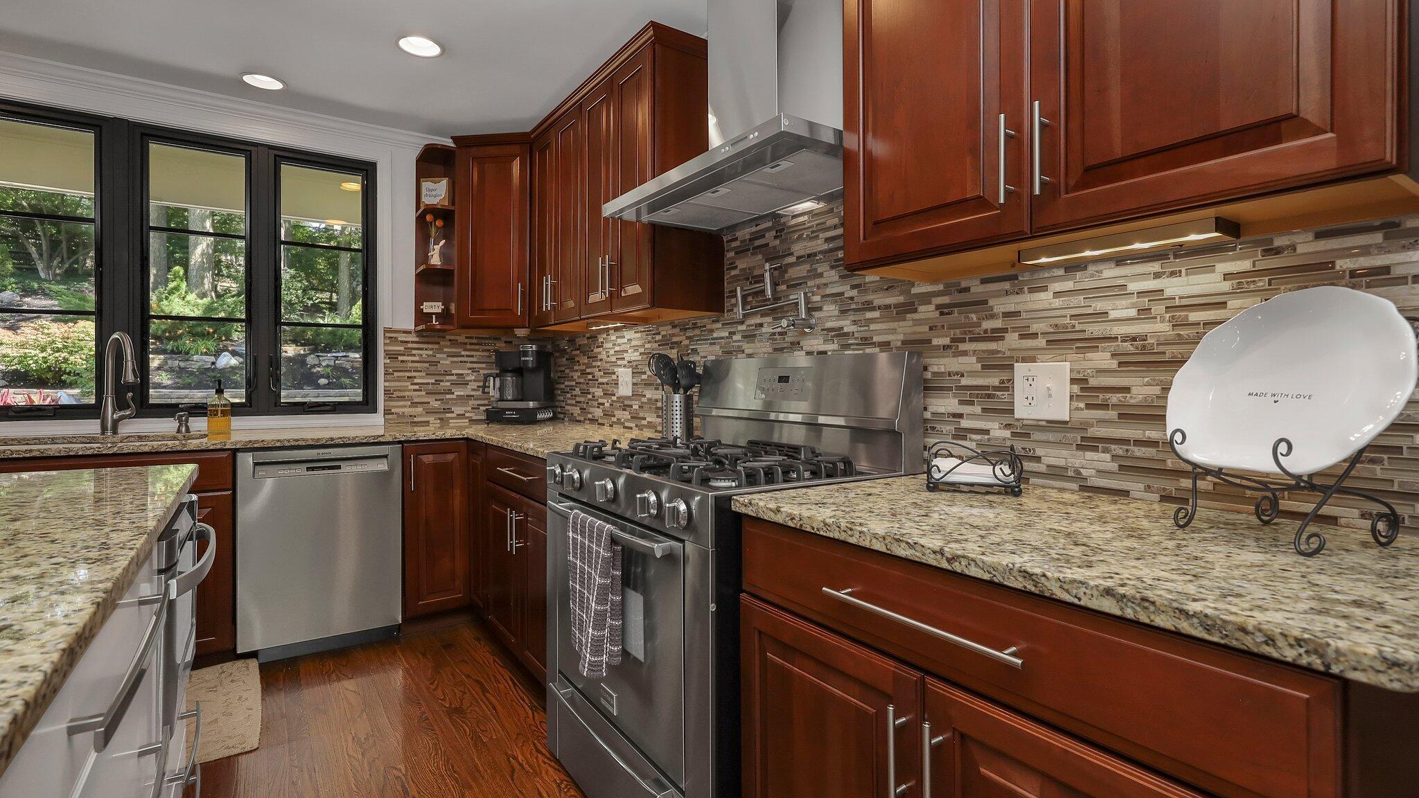 4556 Langport Road Upper Arlington, OH 43220 - Photo 17 of 66 Kitchen