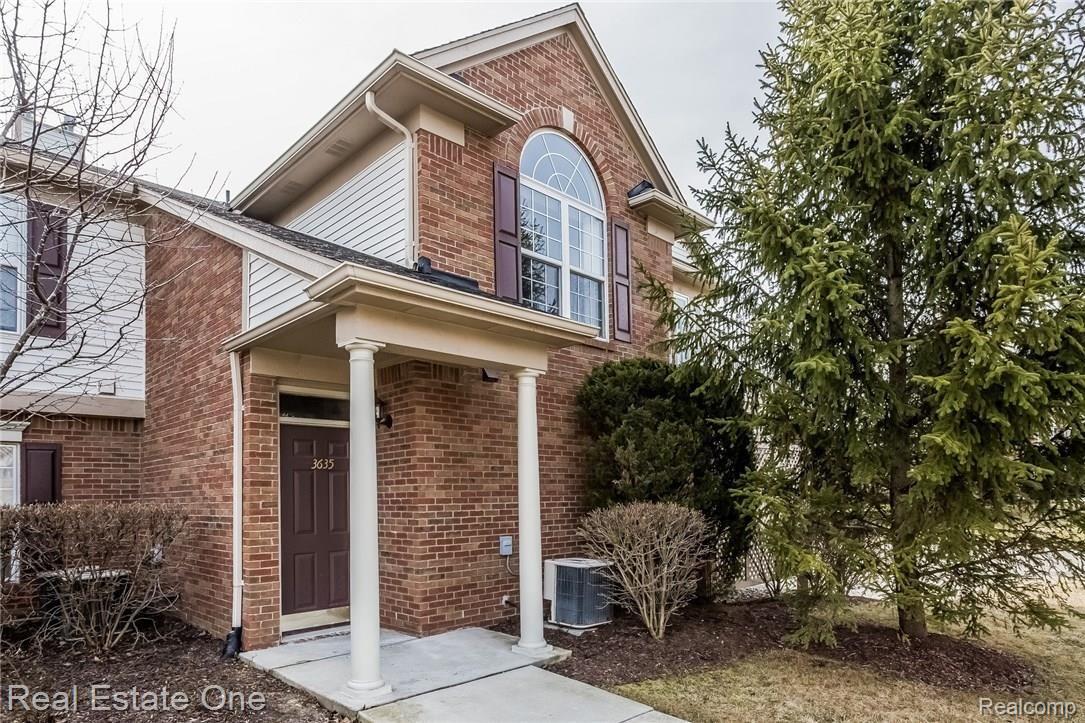 3635 Tremonte Circle, Unit 251 Rochester, MI 48306 - Photo 5 of 38 005-Front_Entrance-2411519-medium.jpg