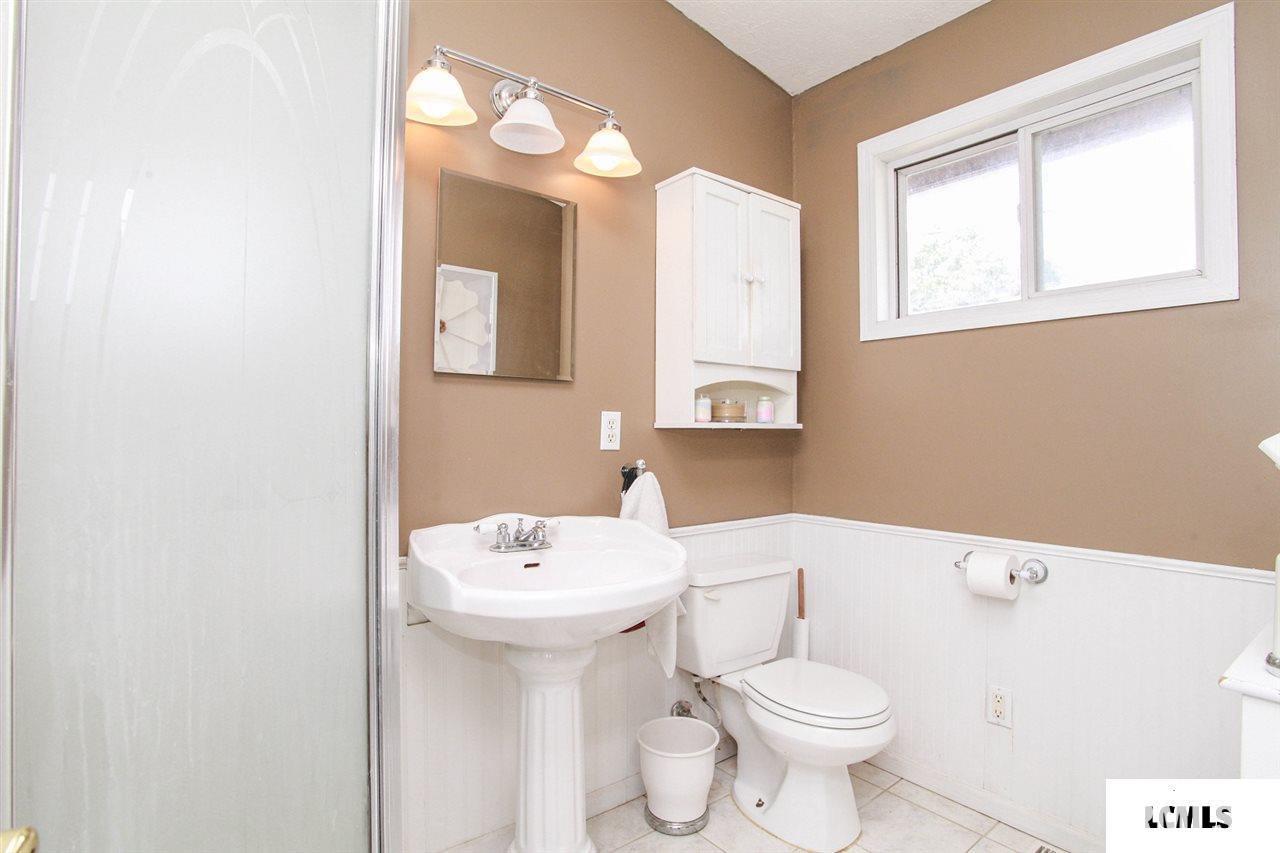 1216 Nicholson Road Lincoln, IL 62656 - Photo 23 of 29 Gallery Image 23