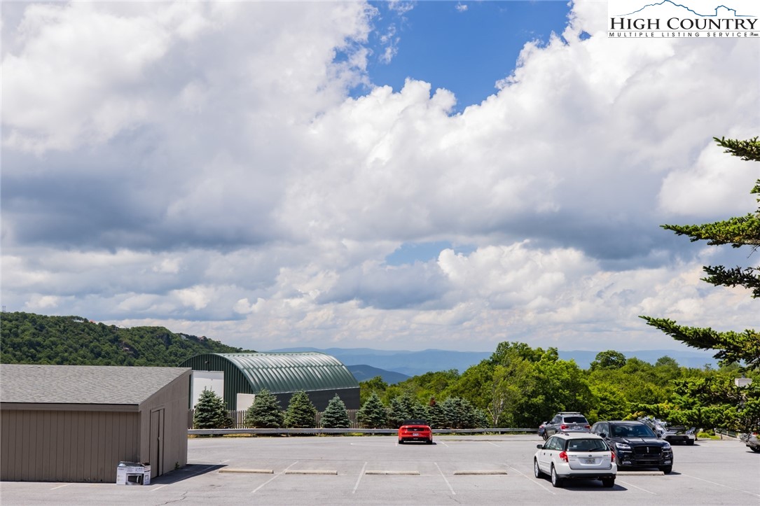 301 Pinnacle Inn Road, Unit 2110 Beech Mountain, NC 28604 - Photo 3 of 48