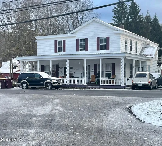 $1,000 | 140 Wells Avenue, Unit 3, Middleburgh, NY 12122