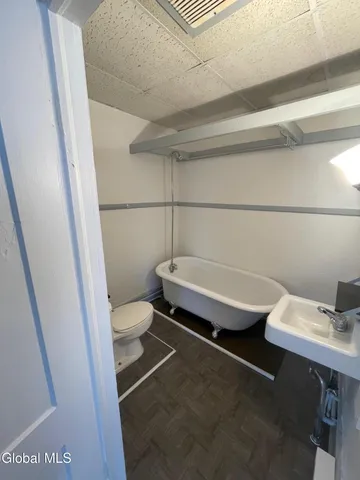 $1,000 | 140 Wells Avenue, Unit 3, Middleburgh, NY 12122