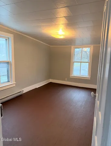 $1,000 | 140 Wells Avenue, Unit 3, Middleburgh, NY 12122