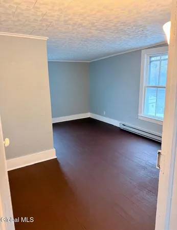 $850 | 140 Wells Avenue, Unit 3, Middleburgh, NY 12122