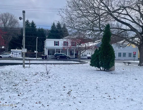 $850 | 140 Wells Avenue, Unit 3, Middleburgh, NY 12122