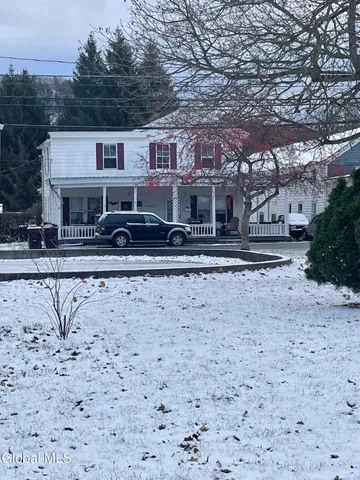 $1,000 | 140 Wells Avenue, Unit 3, Middleburgh, NY 12122