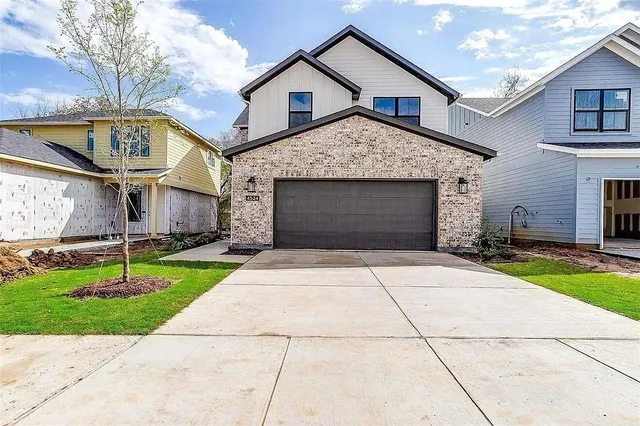 $2,500 | 4524 Hogan's Alley Drive, Arlington, TX 76001