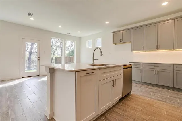 $2,500 | 4524 Hogan's Alley Drive, Arlington, TX 76001