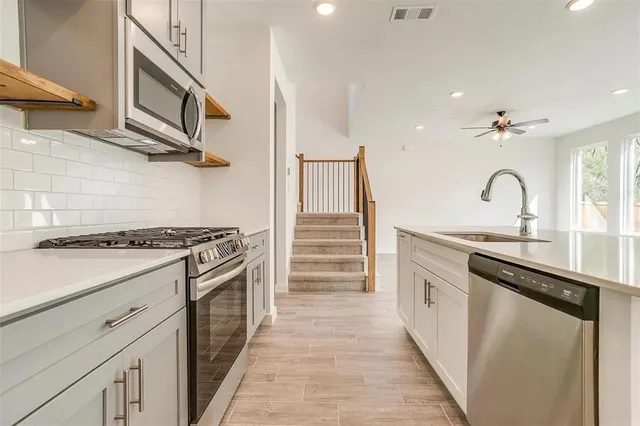 $2,500 | 4524 Hogan's Alley Drive, Arlington, TX 76001