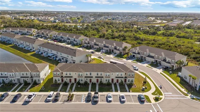 a view of houses with a outdoor space