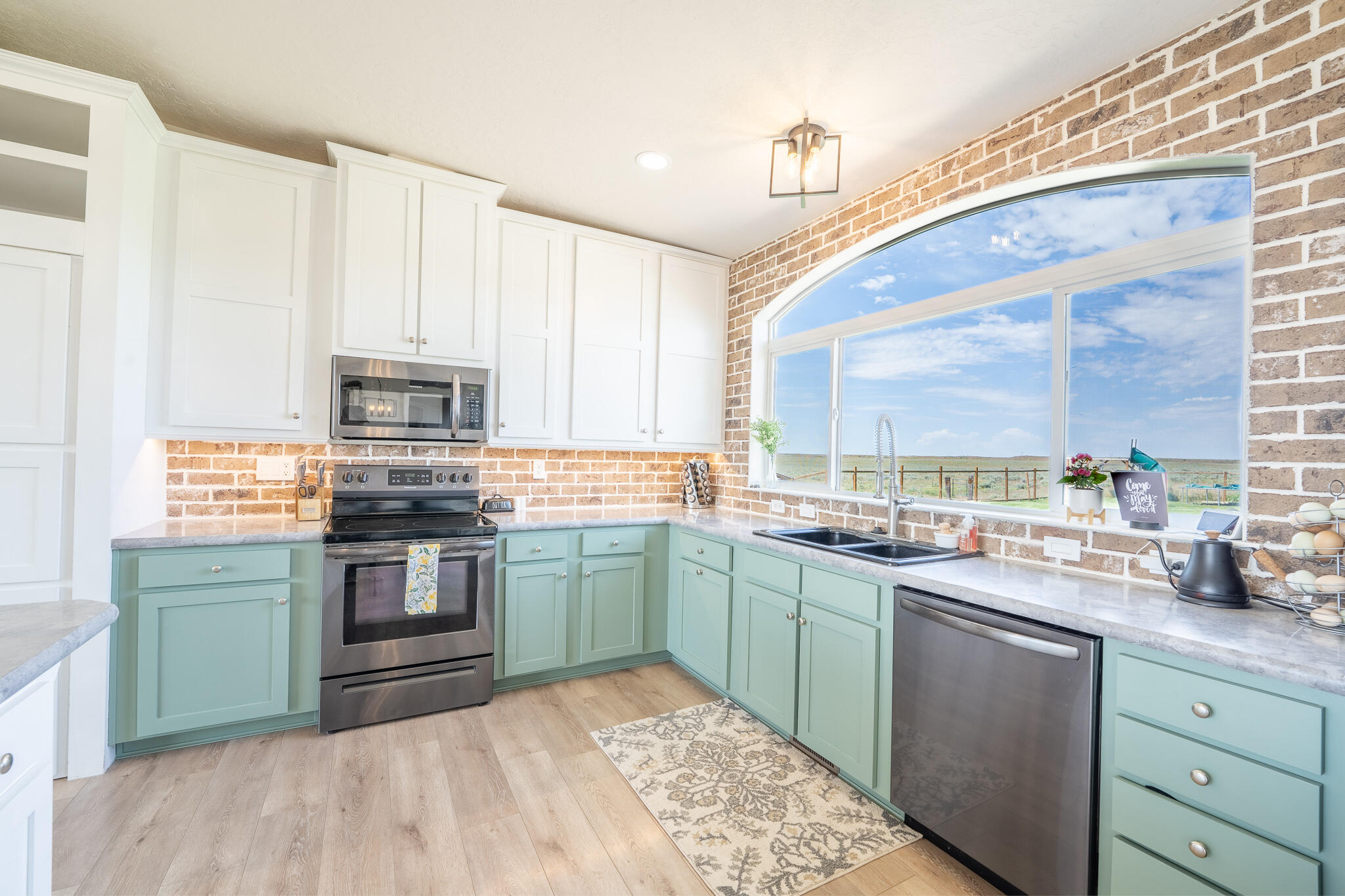 275 Cutoff Road Bellevue, ID 83313 - Photo 4 of 37 Kitchen