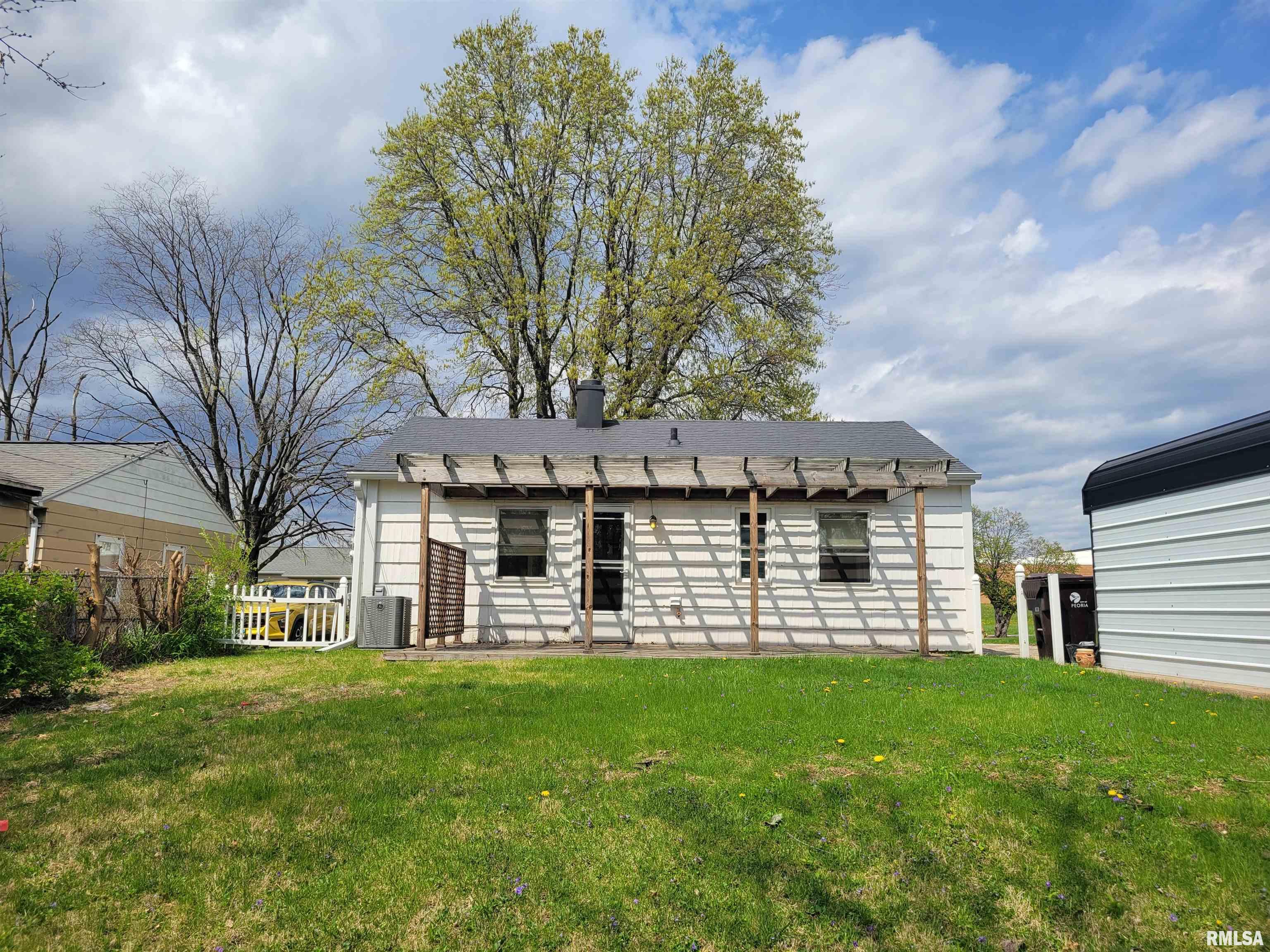 820 West Ridgemont Road Peoria, IL 61614 - Photo 3 of 15 Gallery Image 3